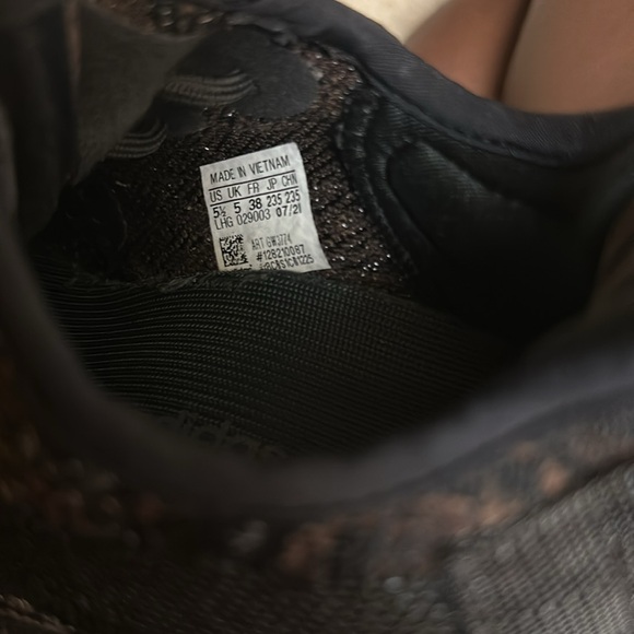 2 pairs of Yeezy 350’s for $175 or $100 each !! - Picture 4 of 5